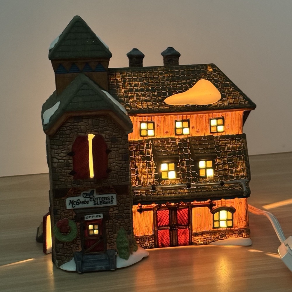Dept 56 New England Village Series Mc Grebe Cutters & Sleighs Box & Light 5640-5 - Picture 2 of 16